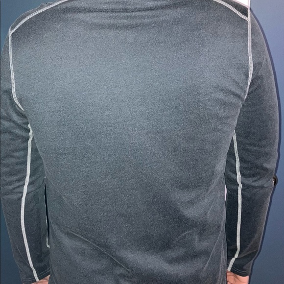 Shirt with zipper good condition - Picture 2 of 6